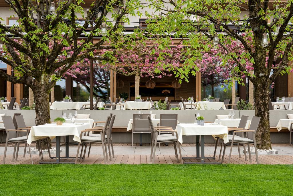 Genussdorf Gmachl - Hotel & Spa ベルクハイム エクステリア 写真