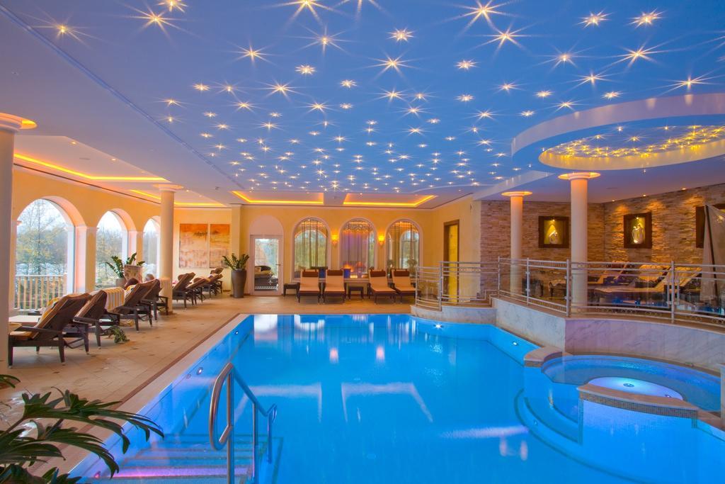 Genussdorf Gmachl - Hotel & Spa ベルクハイム エクステリア 写真